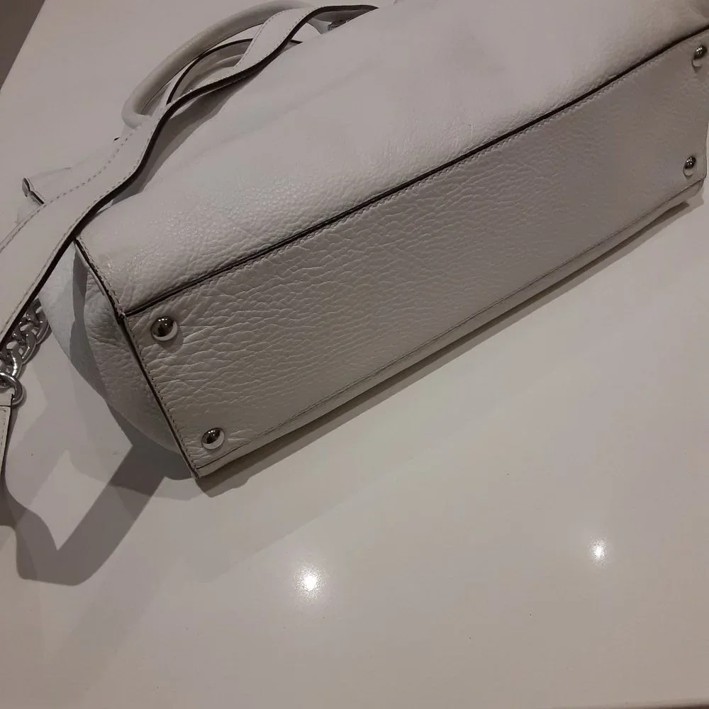 Michael Kors white leather medium bag with silver chain detail